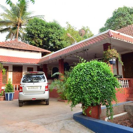 Runnin Airport - Homestay Gurpur Екстер'єр фото