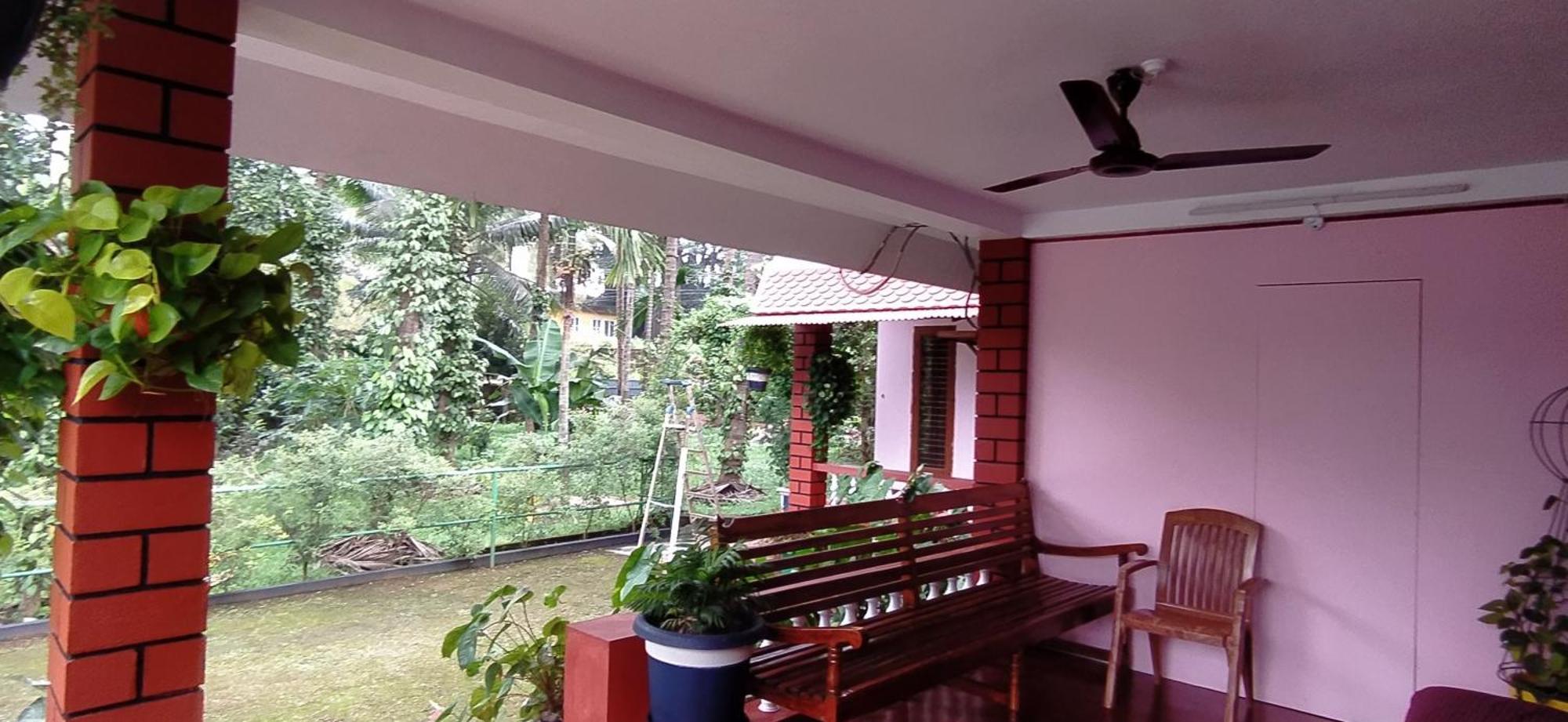 Runnin Airport - Homestay Gurpur Екстер'єр фото